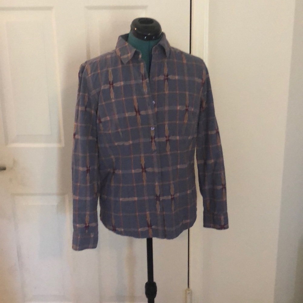 Graphic Button up - Picture 3 of 3